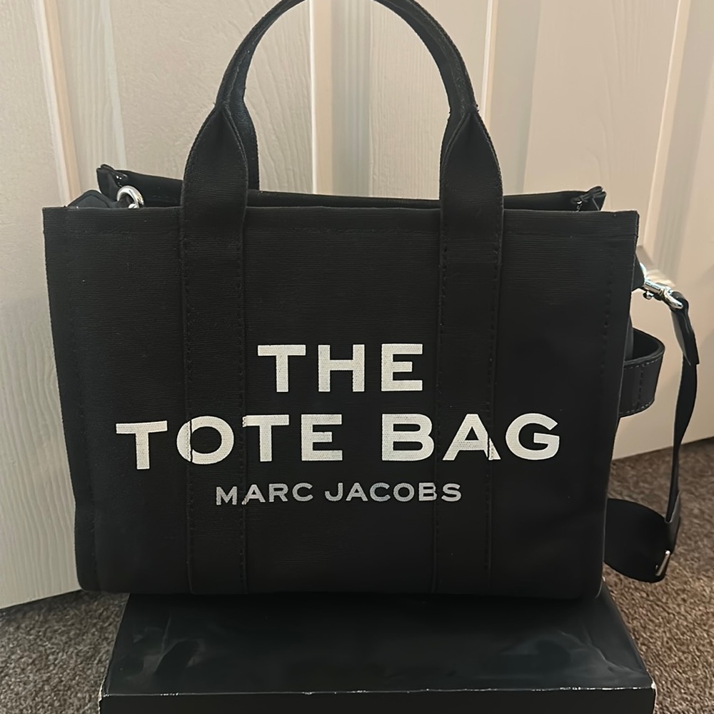 Marc Jacob’s The Tote Bag Medium